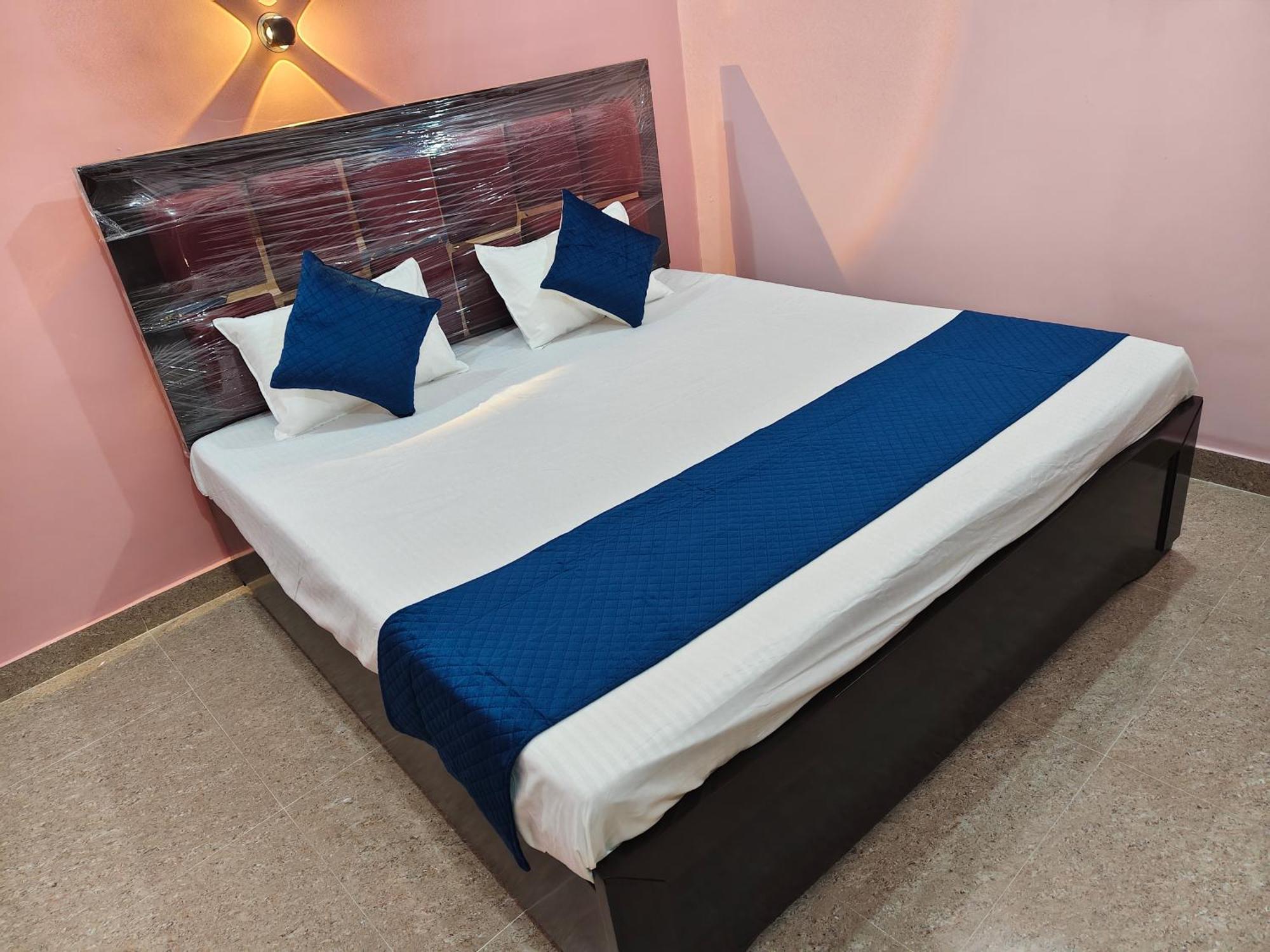 Dev Paradise Homestay Ayodhya