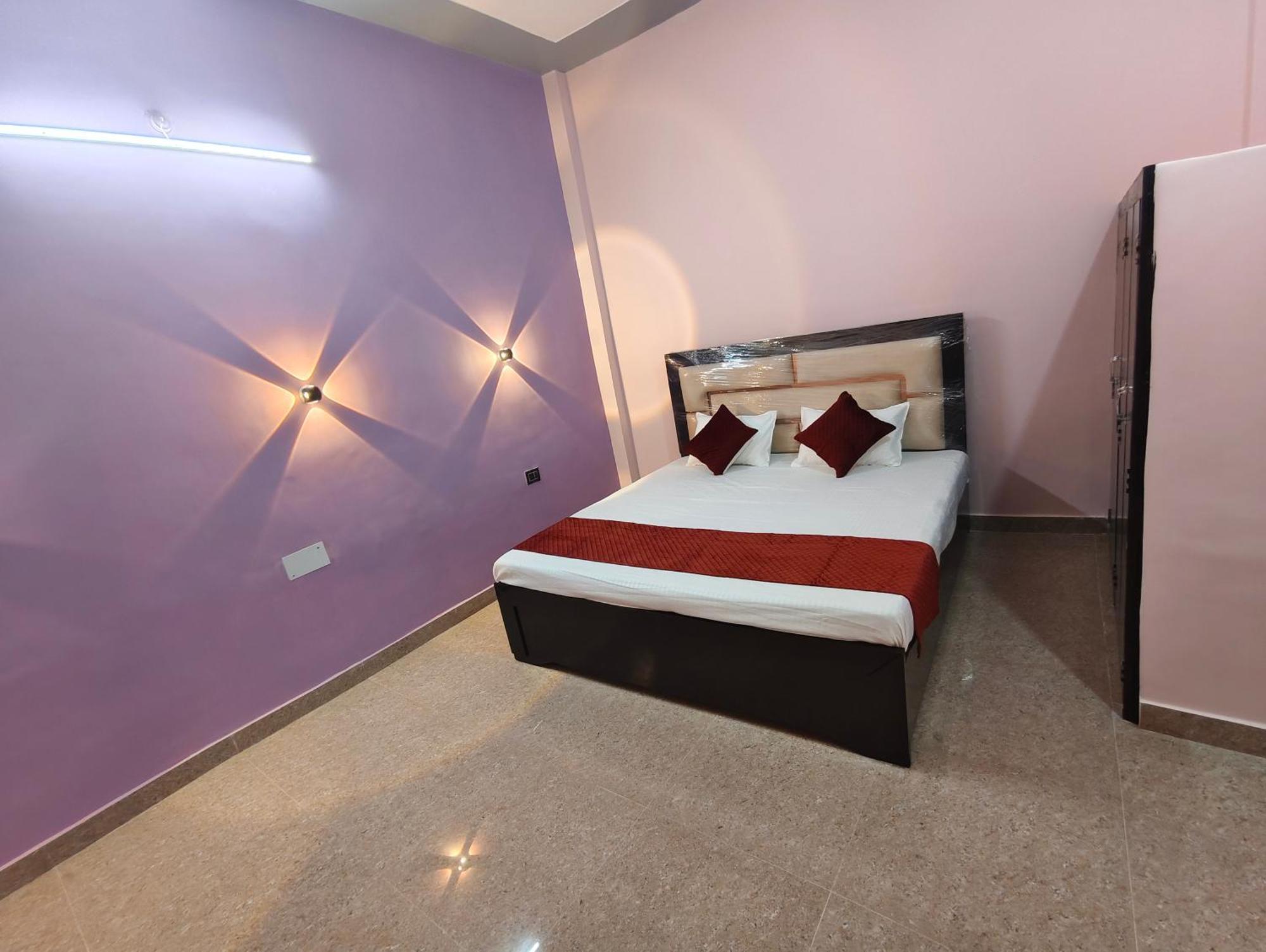 Dev Paradise Homestay Ayodhya
